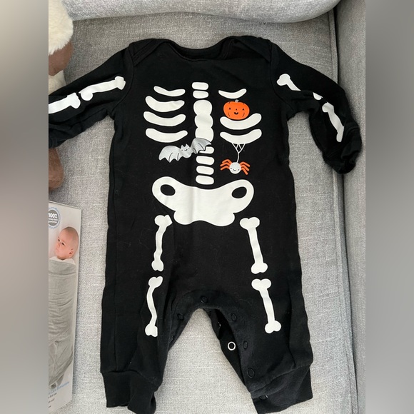 Bundle Halloween outfits 3mo baby bundle (Caden lane, old navy, carters, etc) - Picture 5 of 14